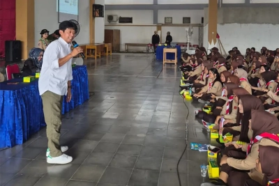 Cetak Pebisnis Muda, Dinas PKU Kota Yogyakarta Sosialisasikan Sakawirausaha di SMK N 4